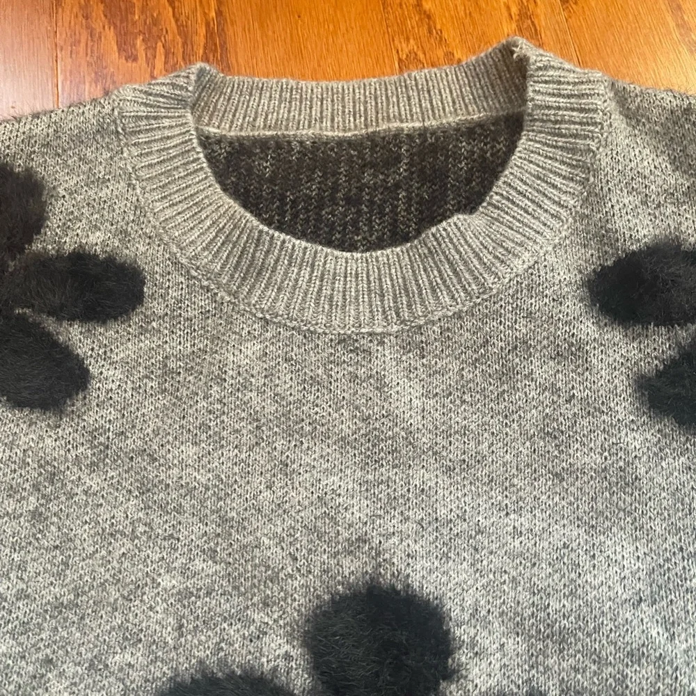 Mod Gray Floral Knit Sweater | Black Flower Detail | Relaxed Fit - Picture 8 of 16